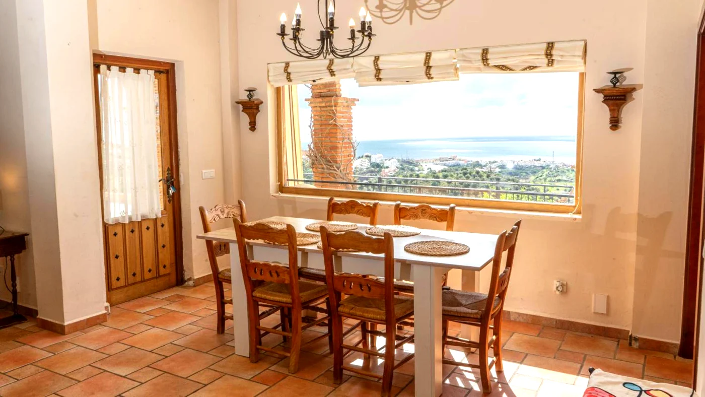Comedor con vistas al valle